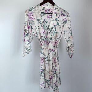 Flora Nikrooz Robe Women’s Size Small Medium Floral Print 3/4 Sleeve Short Robe